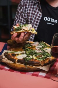 Focaccia con porchetta tartufata