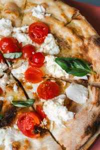 Pizza bufalina bianca